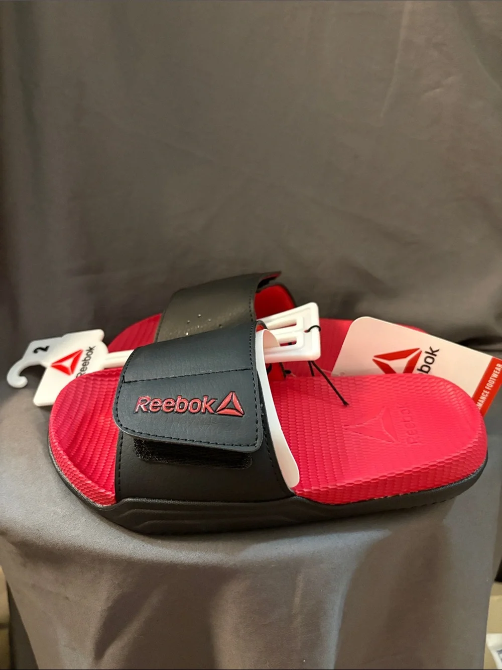 Reebok Black Strap Red Footbed Slide Sandals boys size 2 NWT sku SDR